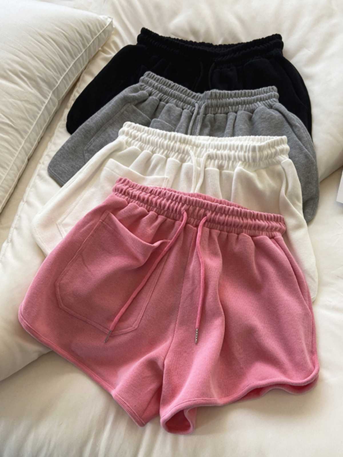 スポーツパンツ やわらか素材のリラックスショート