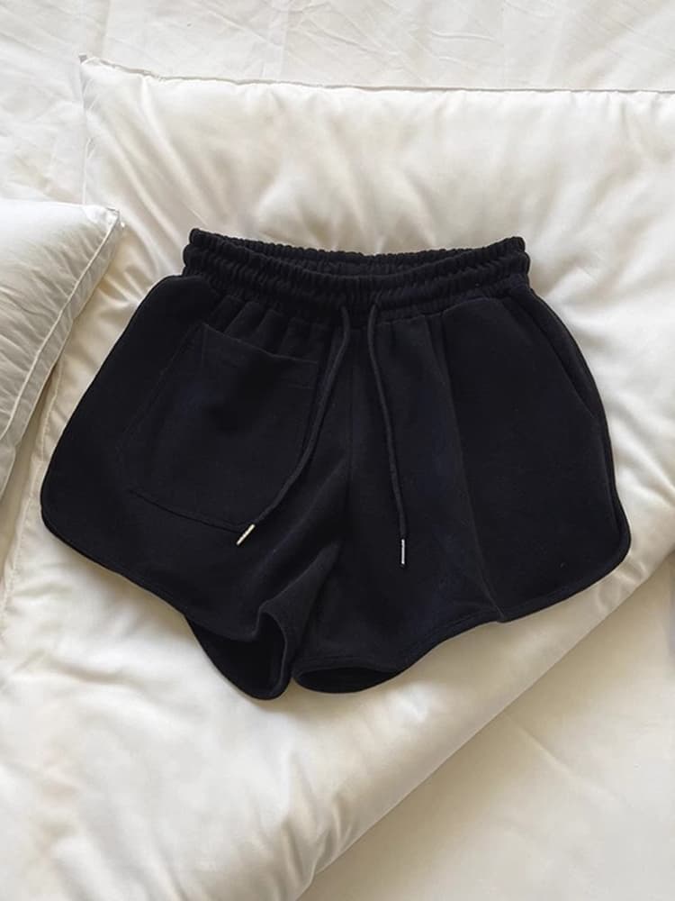 スポーツパンツ やわらか素材のリラックスショート