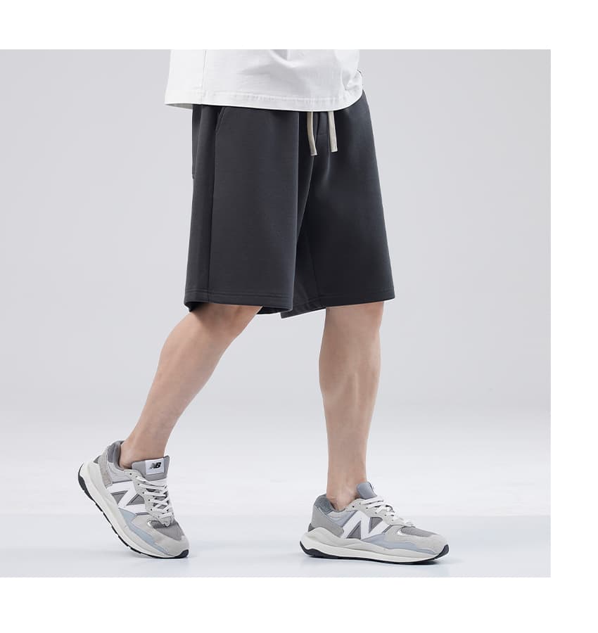 スポーツパンツ やわらか素材のリラックスショート